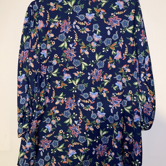 Basic Editions Blouse - Picture 4 of 4